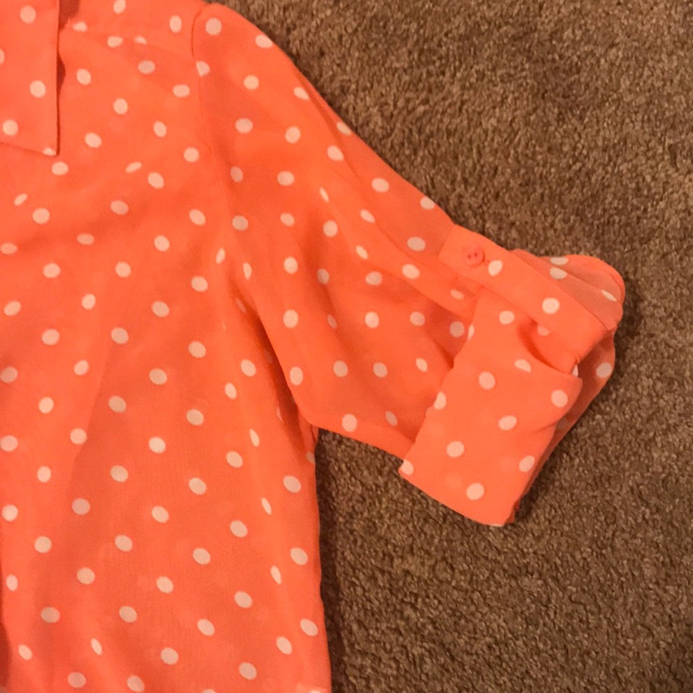 Polka dot button down ๐๐๐ - Picture 4 of 6